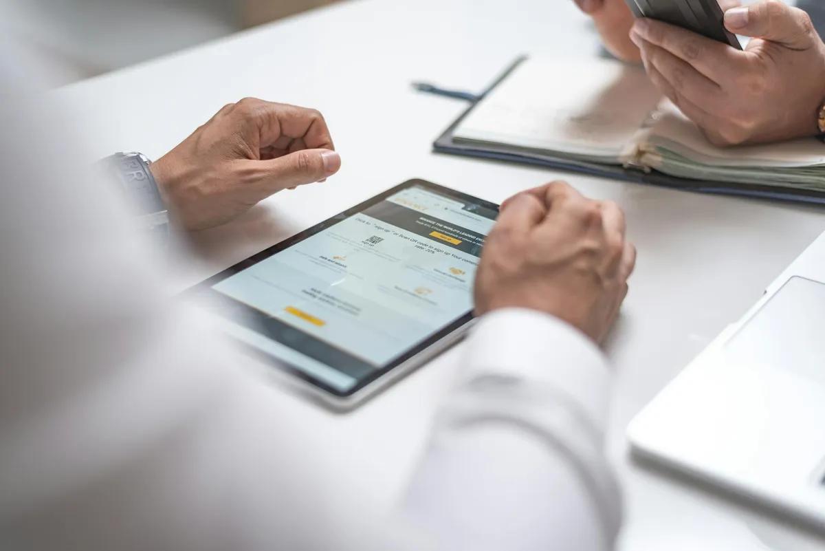 Comment les Salons de Coiffure du Grand Est Peuvent Révolutionner leur Présence en Ligne en 2026